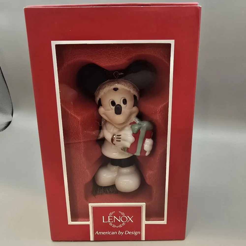 Lenox Disney Showcase Collection Christmas Ornament.... Surprise for Mickey.